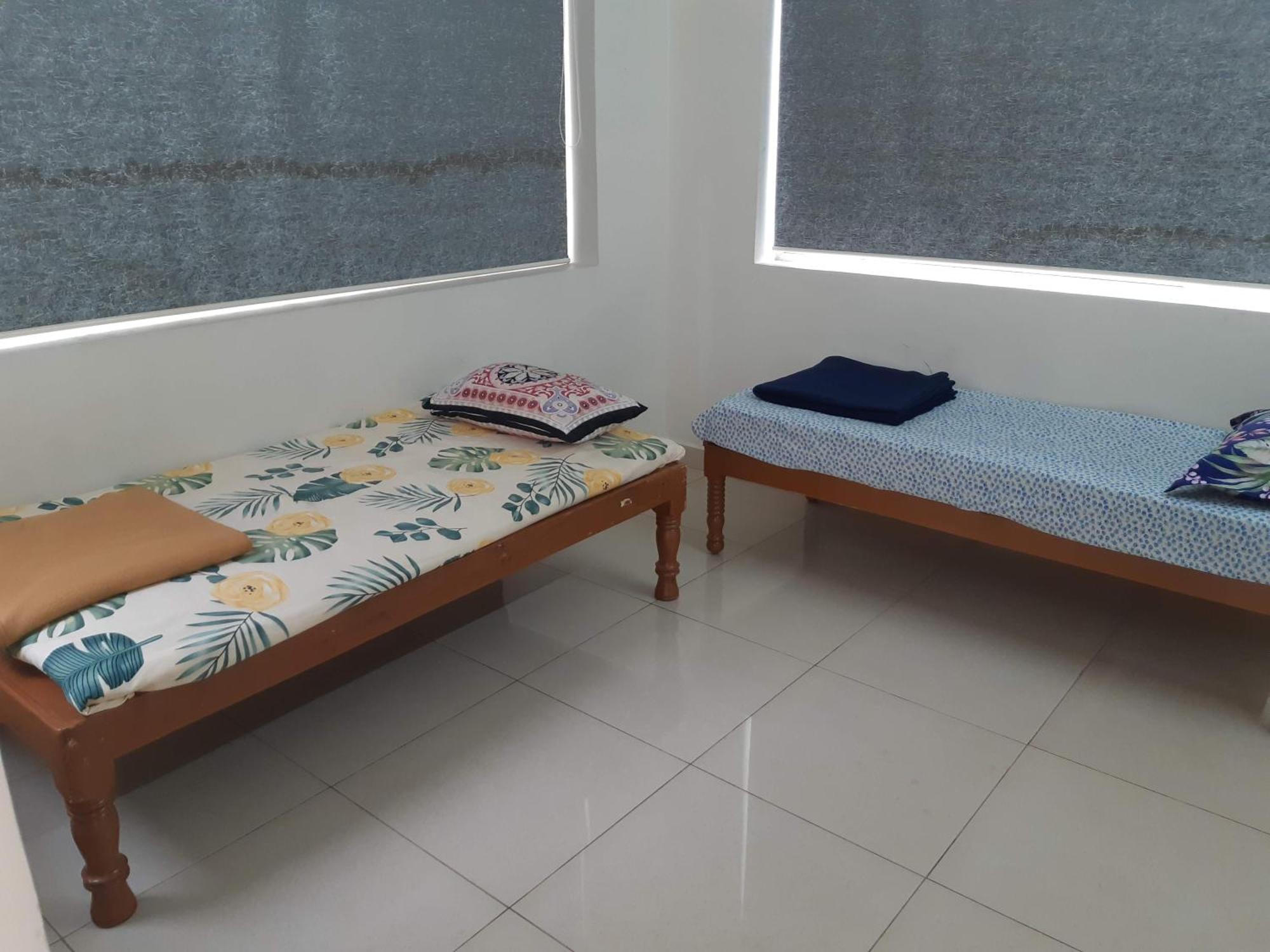 Srinivasa Hotel ティルパティ エクステリア 写真